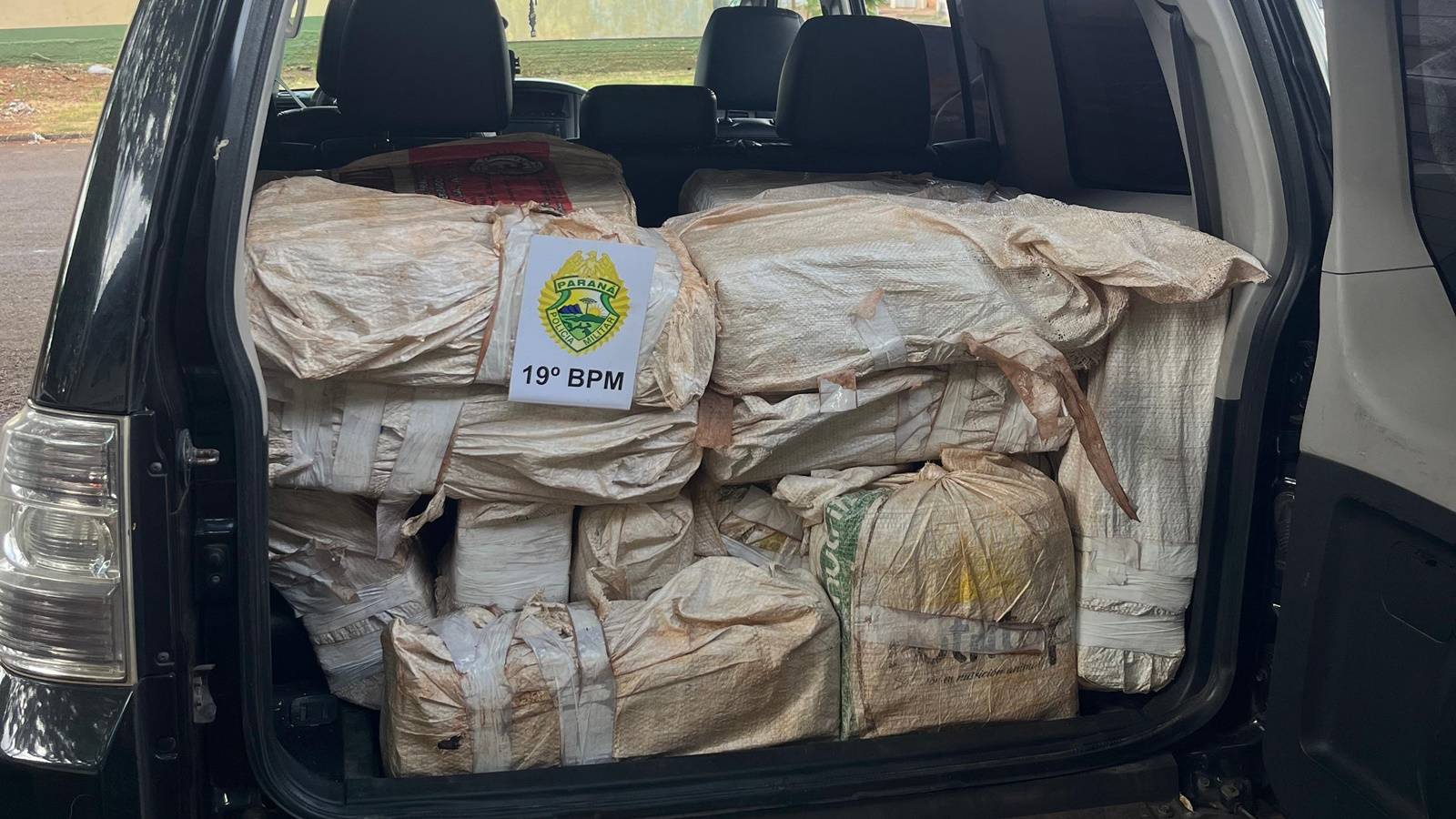 Polícia Militar apreende mais de 400 kg de maconha em Diamante do Oeste