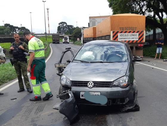 Acidente grave na BR-376 deixa dois feridos em Ponta Grossa