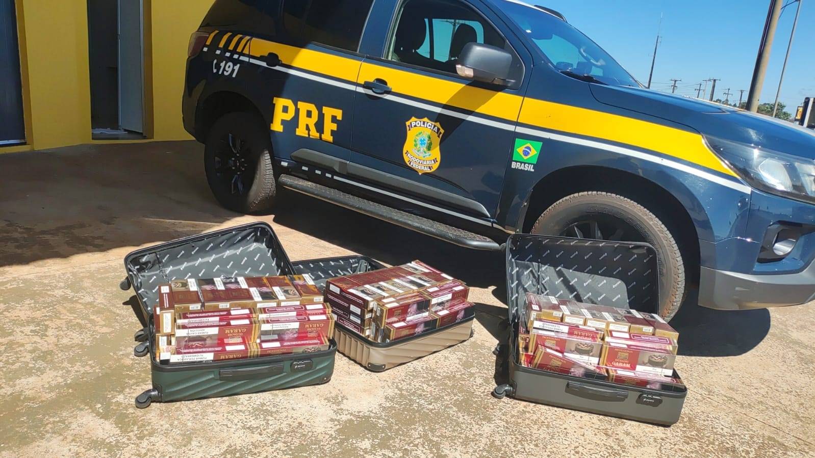 PRF apreende cigarros de luxo contrabandeados na BR-277 em Catanduvas