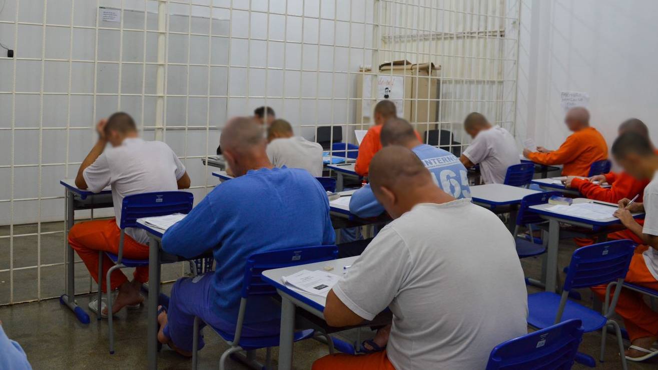 Penitenciária Industrial de Cascavel forma 20 profissionais em curso de maqueiro hospitalar