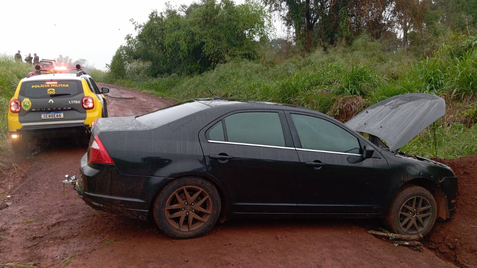 Carro furtado em Toledo recuperado pela Polícia Militar na BR-369 em Cascavel