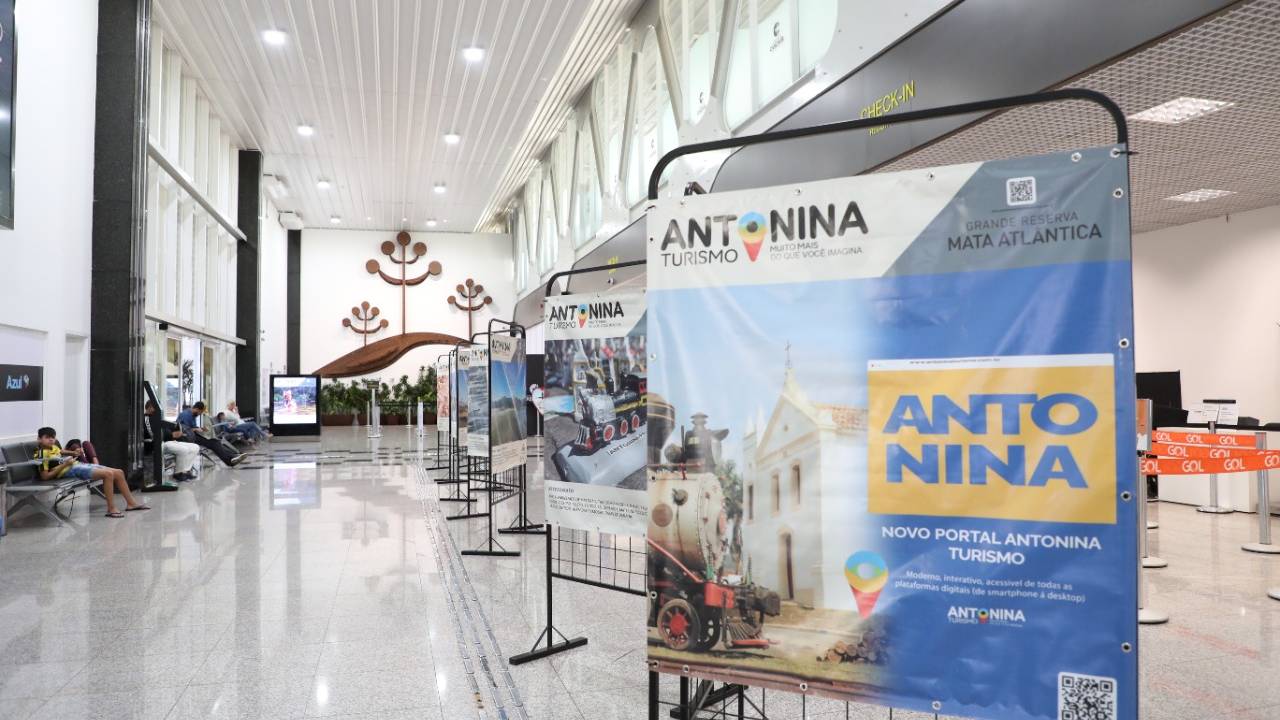 Belezas da cidade de Antonina são destaques em exposição no Aeroporto Regional