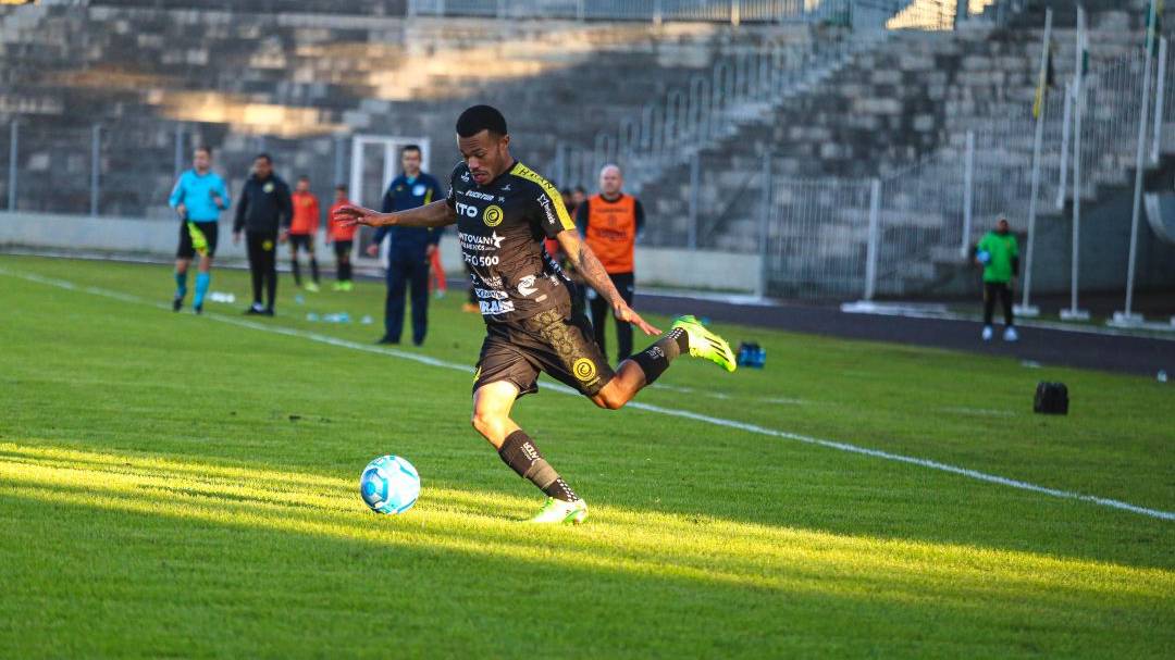 Futebol Clube Cascavel comunica saída de seis atletas por término de contrato