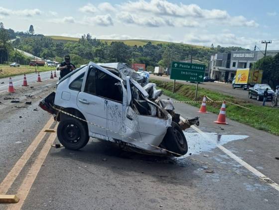 Condutor de 30 anos morre em violenta colisão frontal com caminhão de Cascavel na BR-373 em Imbituva