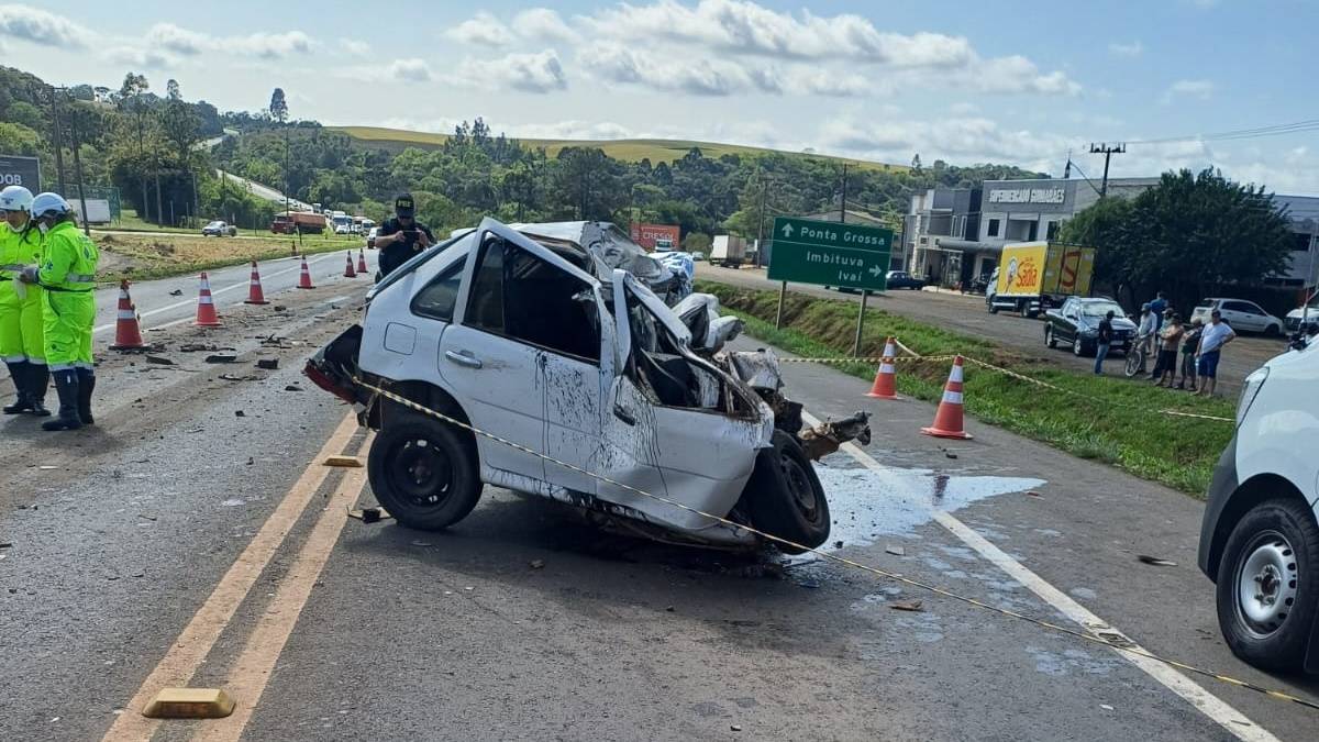 Condutor de 30 anos morre em violenta colisão frontal com caminhão de Cascavel na BR-373 em Imbituva