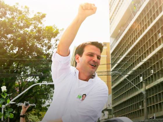 Eduardo Pimentel é eleito Prefeito de Curitiba com 57,64% dos votos no Segundo Turno