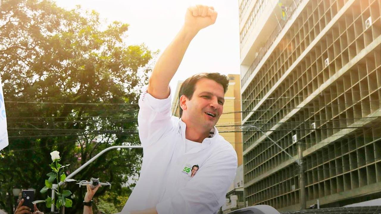 Eduardo Pimentel é eleito Prefeito de Curitiba com 57,64% dos votos no Segundo Turno