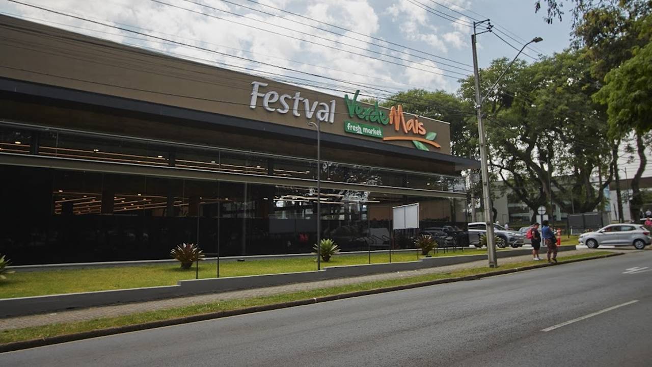 Lojas Verde Mais são reinauguradas com a bandeira Festval