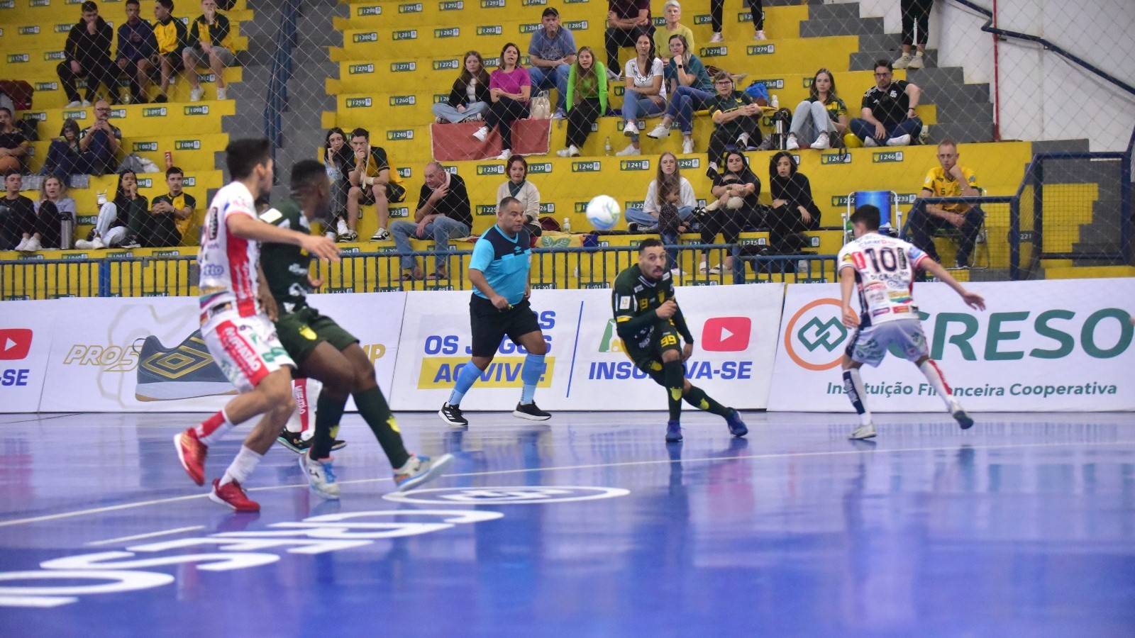 Liga Nacional: Cascavel Futsal sai na frente, mas gol irregular dá vitória à Assoeva