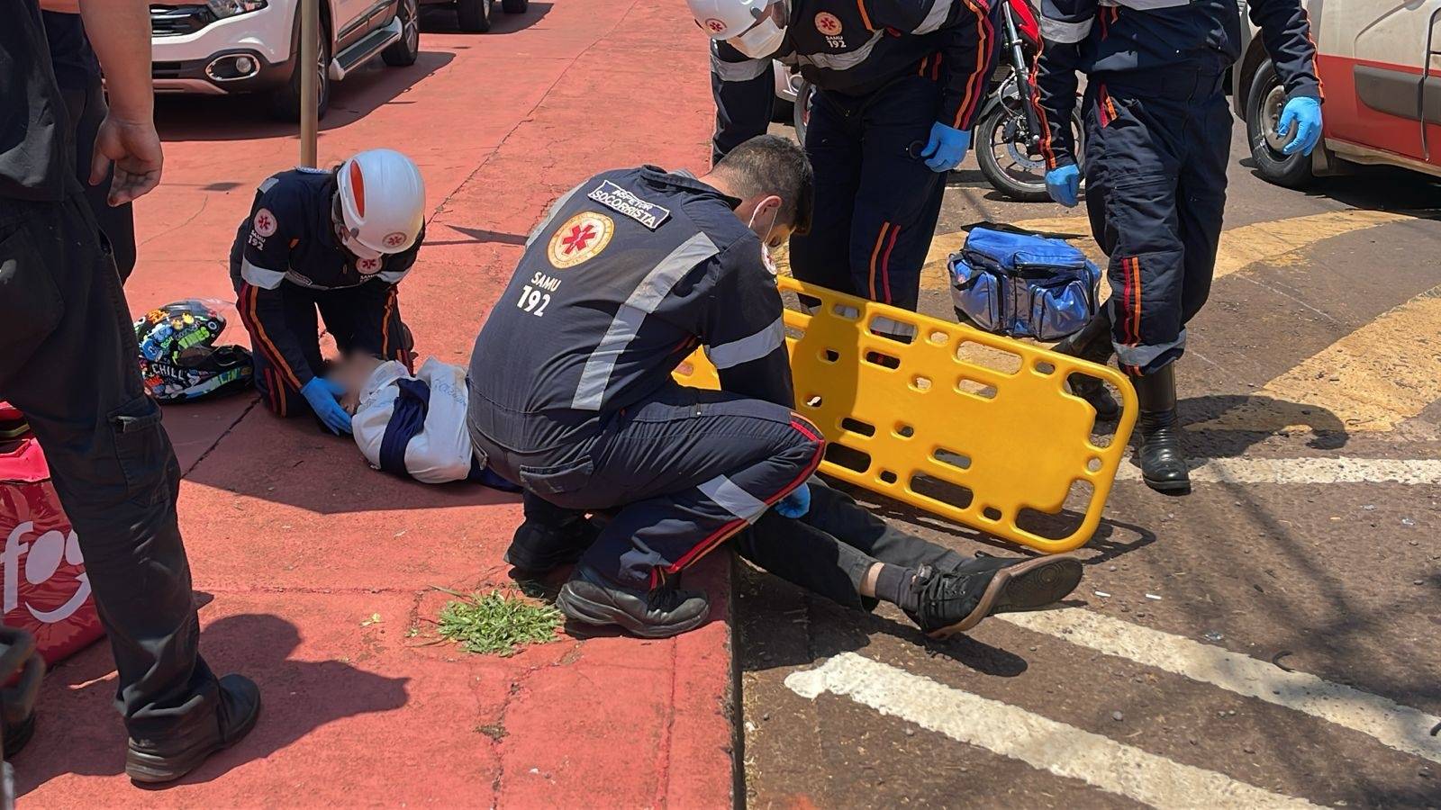 Motoboy fica ferido após acidente de trânsito no Bairro São Cristóvão, em Cascavel