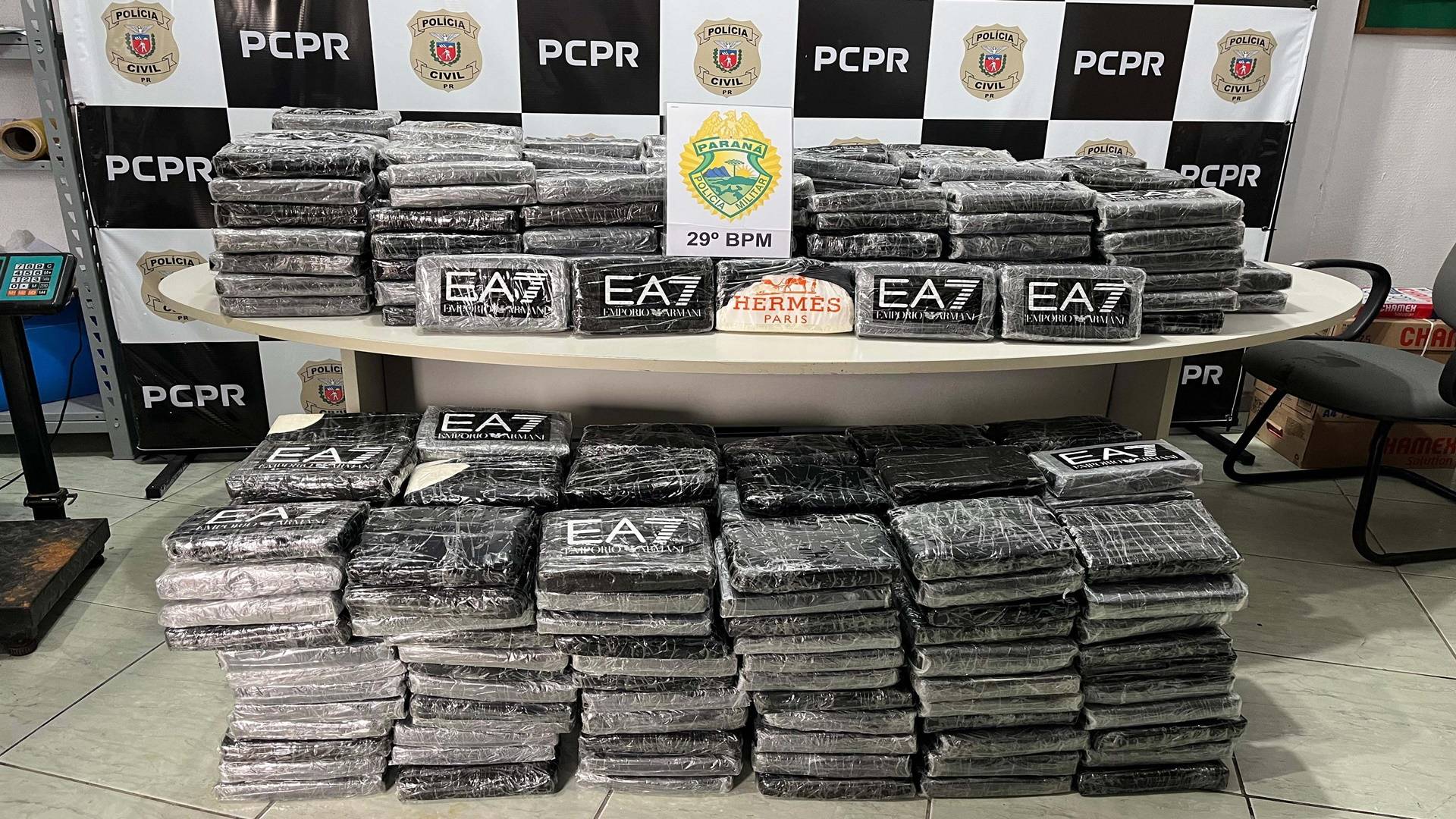 Maior apreensão de cocaína do ano: PMPR localiza veículo com meia tonelada em Piraquara