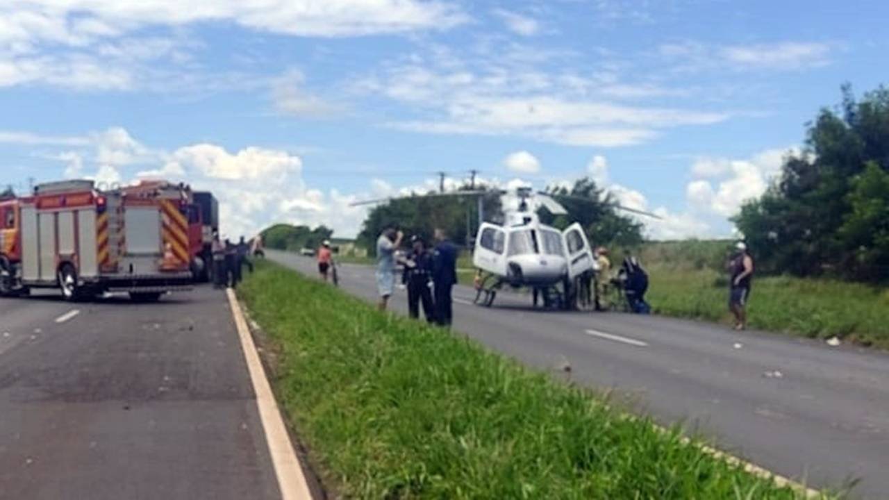 Colisão entre motocicletas deixa dois feridos graves na BR-376, contorno de Marialva