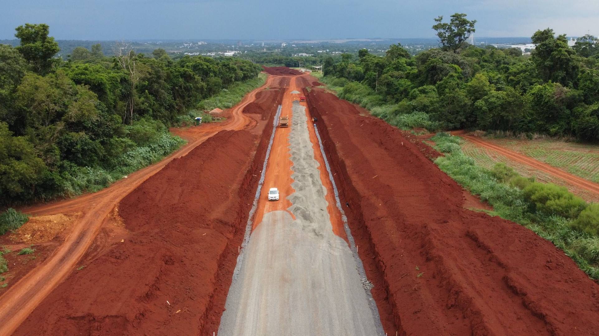 Com cinco frentes de trabalho, obras da Perimetral Leste de Foz avançam na rodovia e aduanas