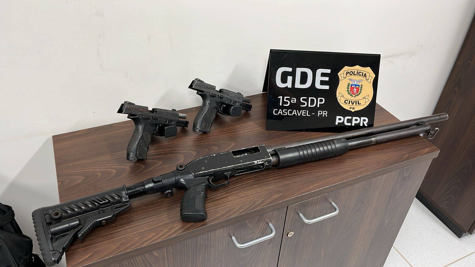 GDE da Polícia Civil recupera armas roubadas em assalto na BR-369 em Cascavel