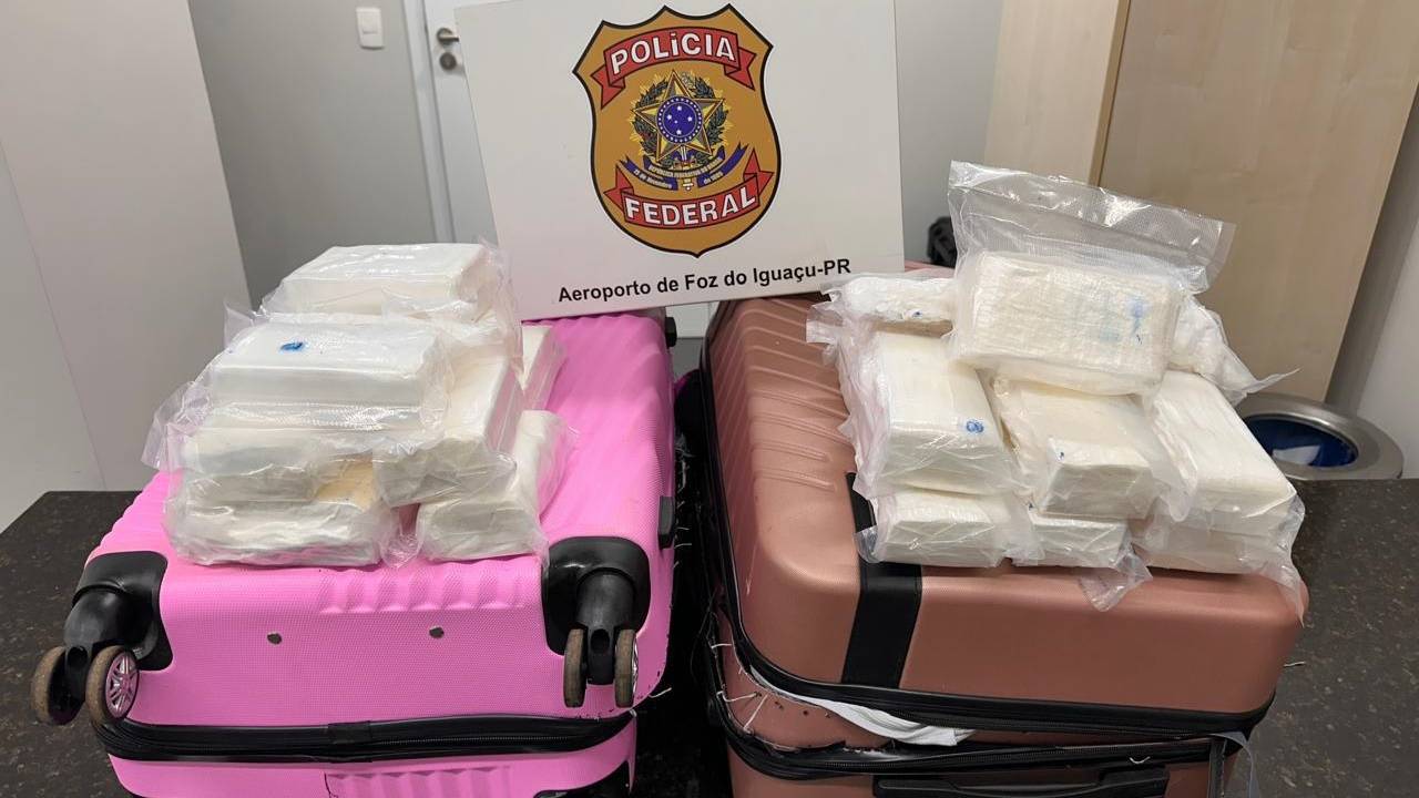 Polícia Federal apreende 8kg de cocaína em malas de passageiras no Aeroporto de Foz do Iguaçu