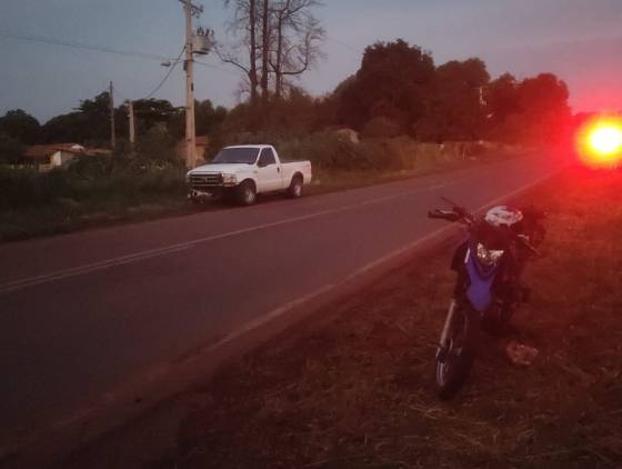 Colisão entre carro e moto deixa motociclista ferido na PRC-467