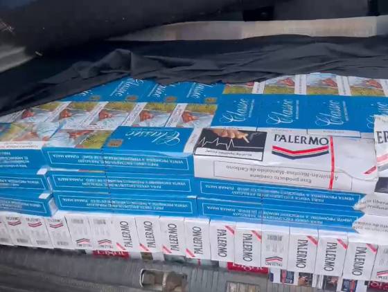 PRF apreende 7 mil e 500 maços de cigarro na BR-277 em Cascavel