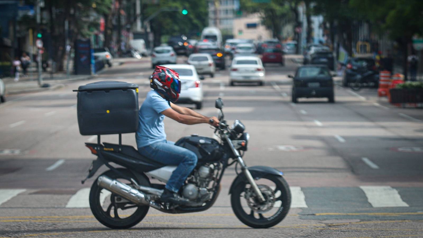 Isenção do IPVA gera onda positiva entre entregadores e foco na manutenção das motos