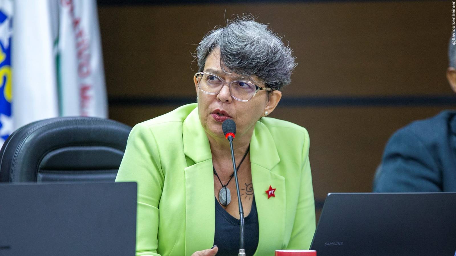 Vereadora Professora Liliam, quer saber se lei sobre auxílio-aluguel para mulheres será implementada