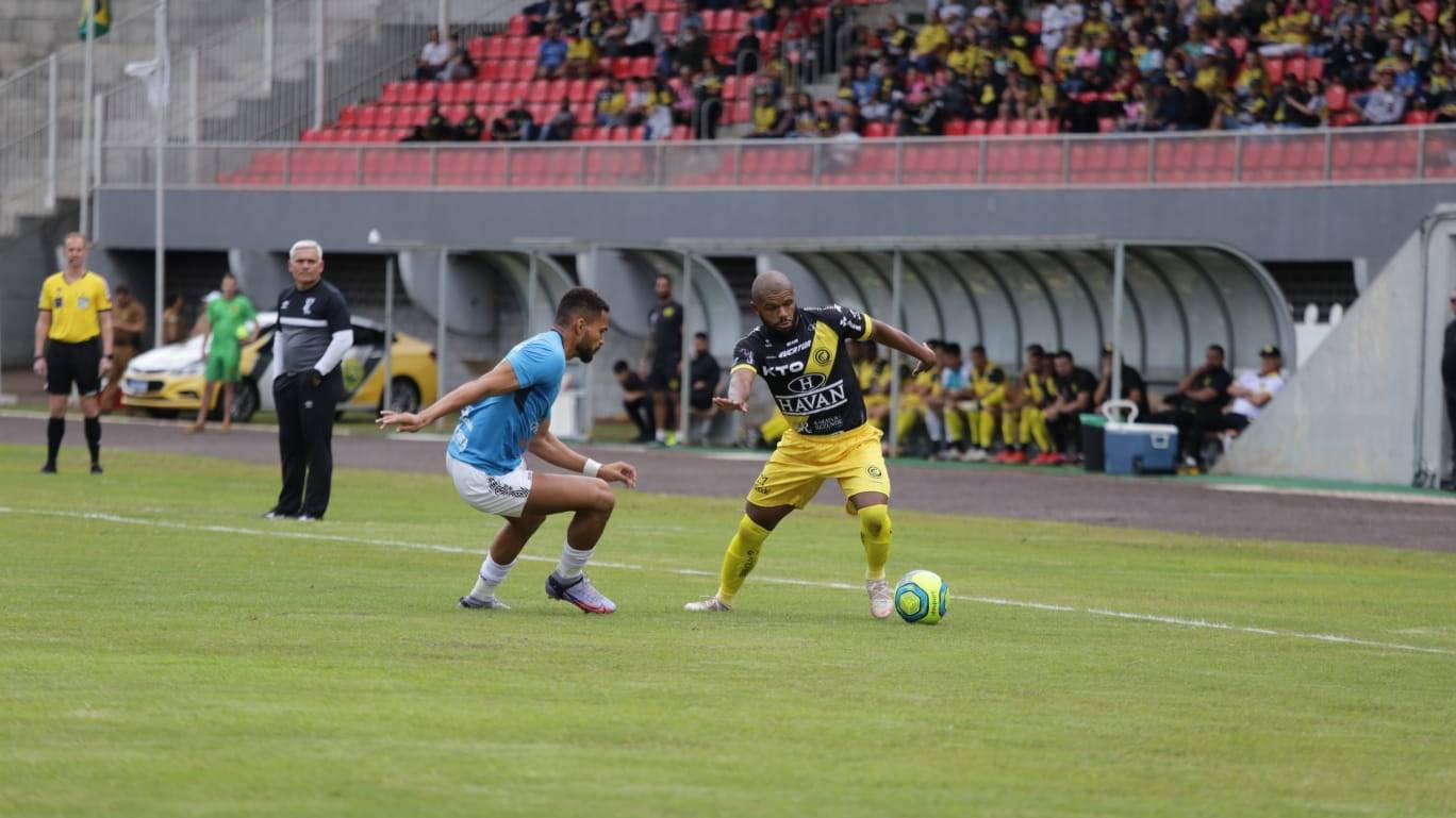 Jogando em casa, FC Cascavel cria boas chances a gol, mas acaba sendo derrotado pelo Azuriz