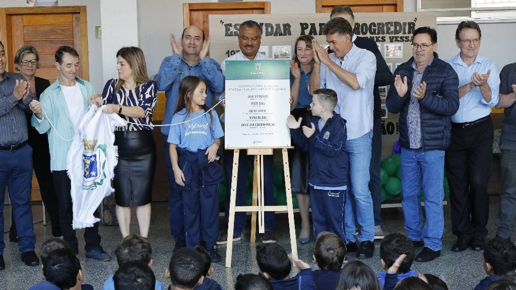 Com reforma completa e ampliação, Escola Hermes Vezzaro é entregue à comunidade