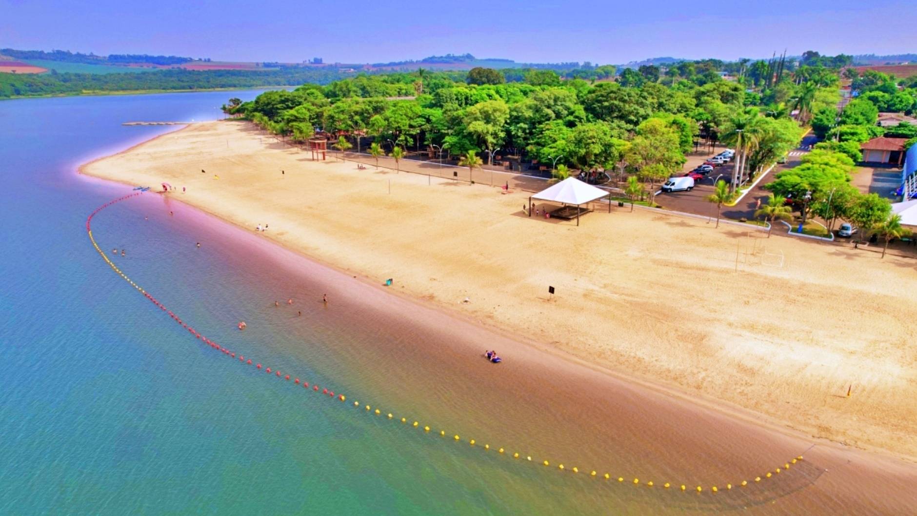 Itaipulândia: Balneário Jacutinga ganha nova camada de areia e se prepara para temporada de verão