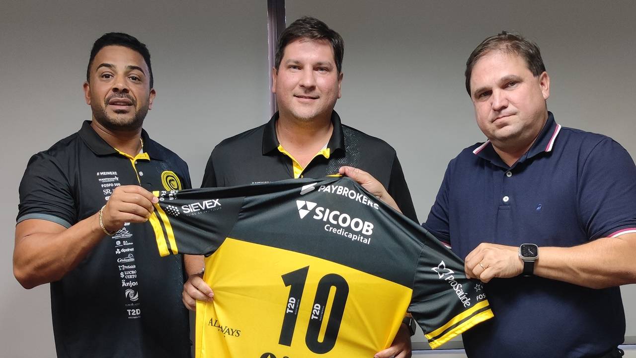Matheus Costa assume como novo treinador do FC Cascavel