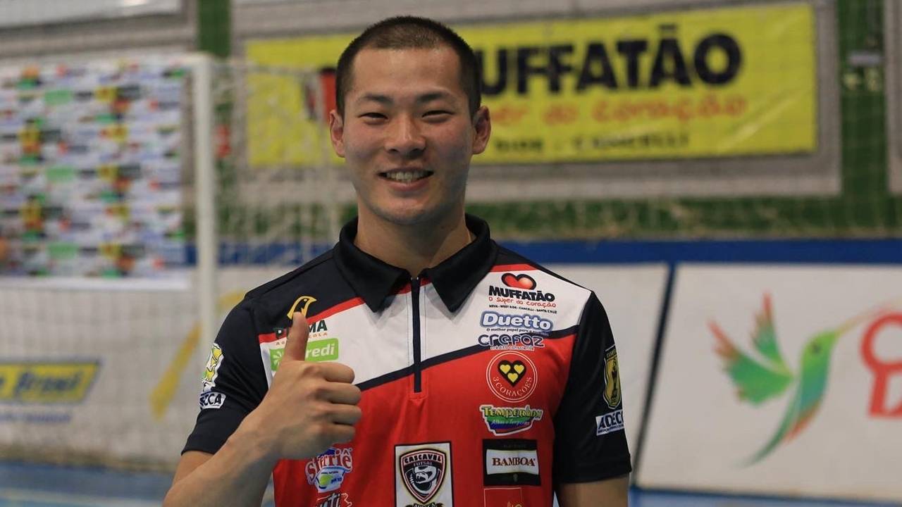 Goleiro japonês faz intercâmbio no Cascavel Futsal