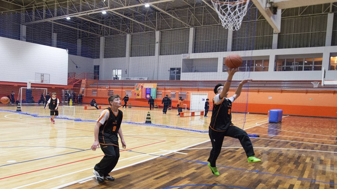NBA Basketball School treina estudantes de Cascavel