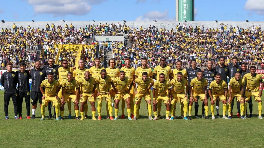 Com recorde de público no Olímpico, Cascavel enfrenta Athletico na final do Paranaense