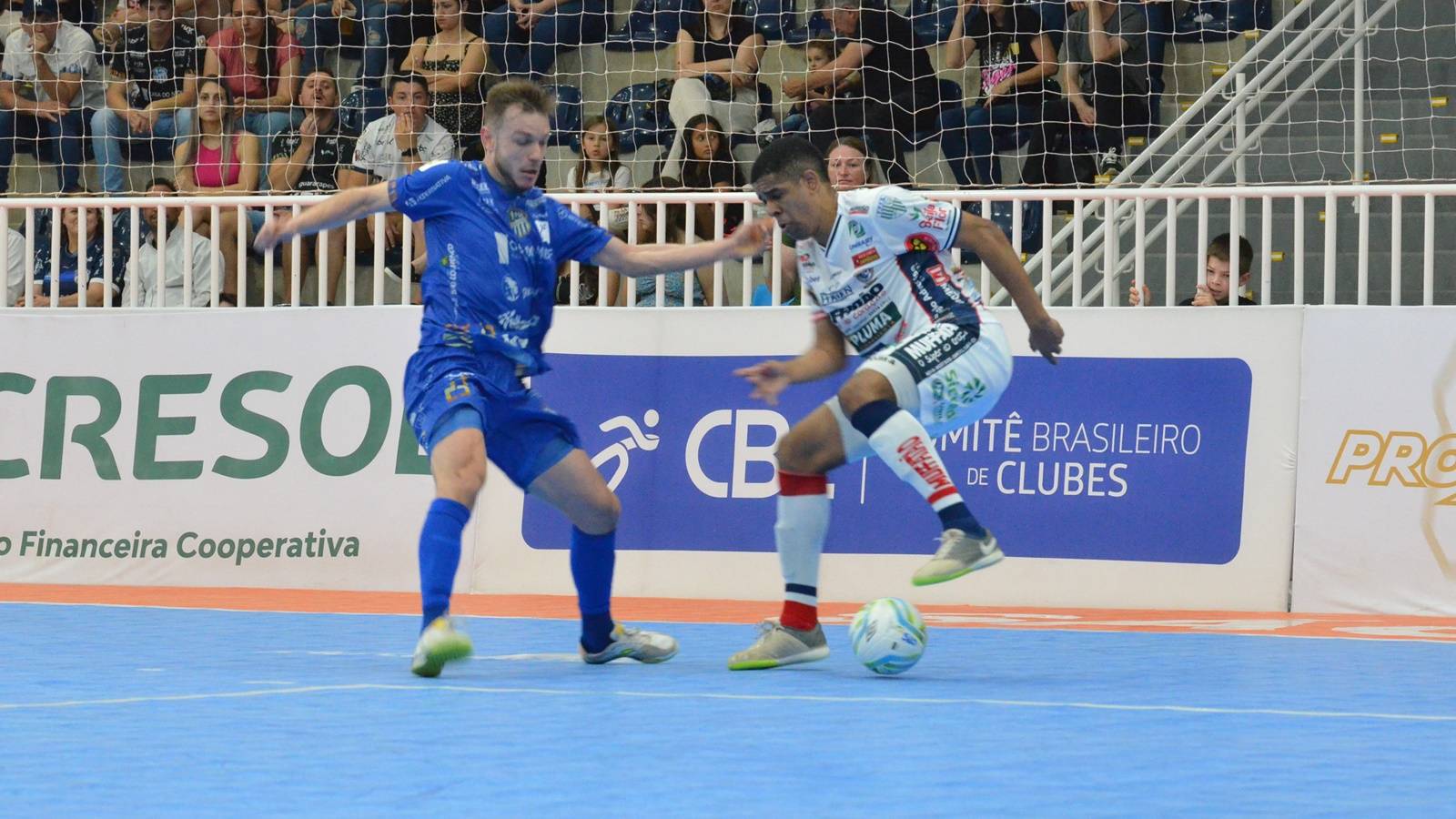 Cascavel Futsal vira nos últimos minutos e vence o São Lourenço pela LNF