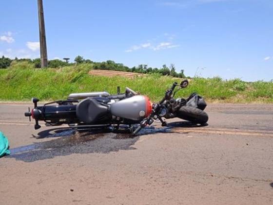 Condutor de moto morre após bater com caminhão na PR-281