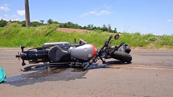 Condutor de moto morre após bater com caminhão na PR-281